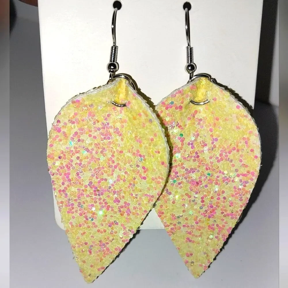 Ladies Beautiful bedazzled fashion earrings